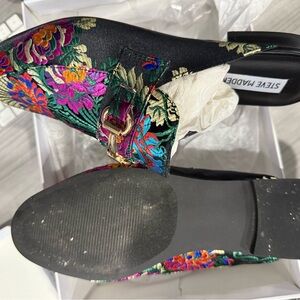 Steve Madden Black Mules Vibrant Design
